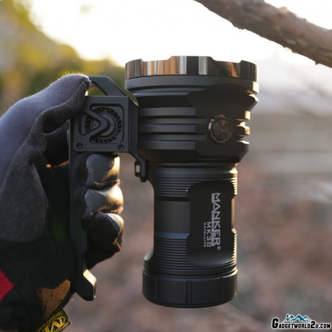 Manker MK38 Satellite Black 8x CREE XHP70.2 CW LED 41500L Rechargeable Flashlight with Battery