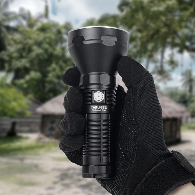 ThruNite Catapult Pro Black Luminus SFT70 CW LED 2713L USB Rechargeable Flashlight