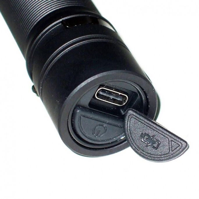 Manker MC01 NW Samsung LH351D Neutral White LED 1030L Rechargeable Flashlight