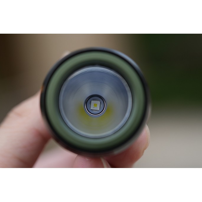 Manker Striker Mini BLACK Osram KW CSLNM1.TG Cool White LED 635L Rechargeable Pocket Tactical Flashlight