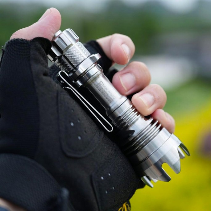 Manker Striker Mini Ti TITANIUM NATURAL Osram KW CSLNM1.TG LED 635L Rechargeable Pocket Tactical Flashlight